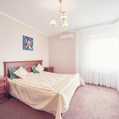 Роскошная 3К Квартира 170М2 На Оболонской Набережной Kiev Exterior foto