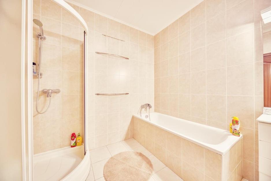 Роскошная 3К Квартира 170М2 На Оболонской Набережной Kiev Exterior foto